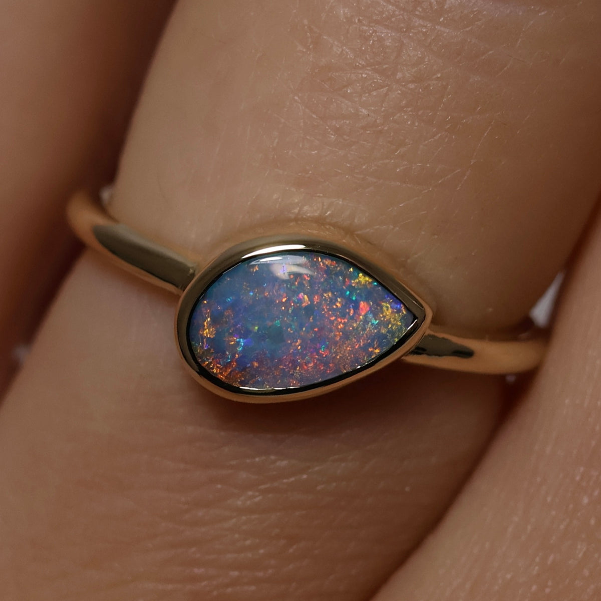 Boulder Opal ring - 14K Yellow Gold