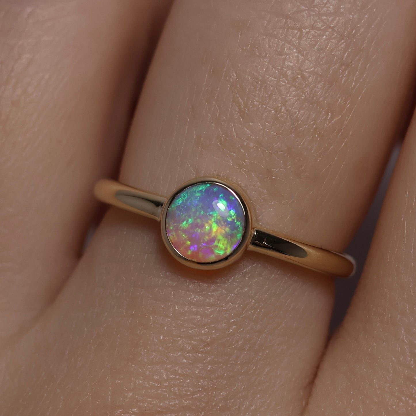 Round Crystal Opal Ring - 9K Yellow Gold