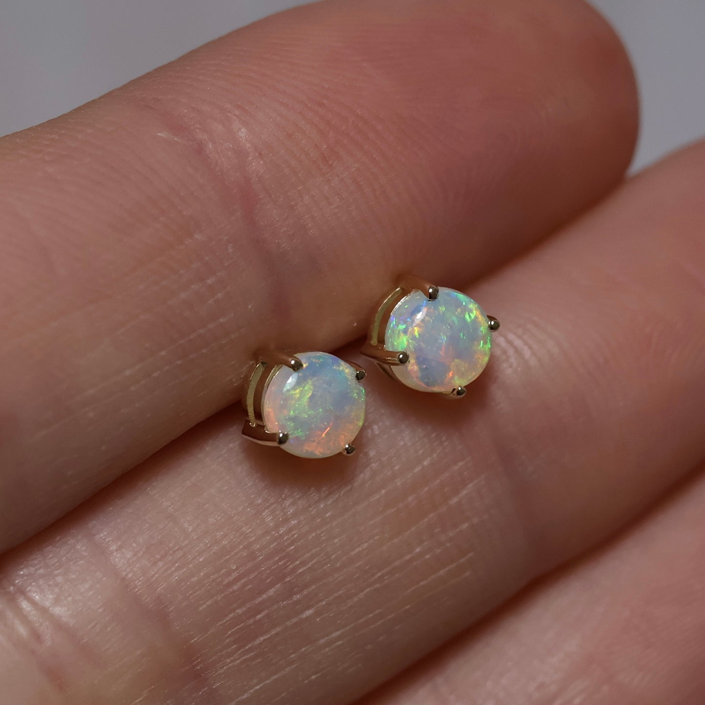 5mm Round Crystal Claw Studs - 14K Yellow Gold