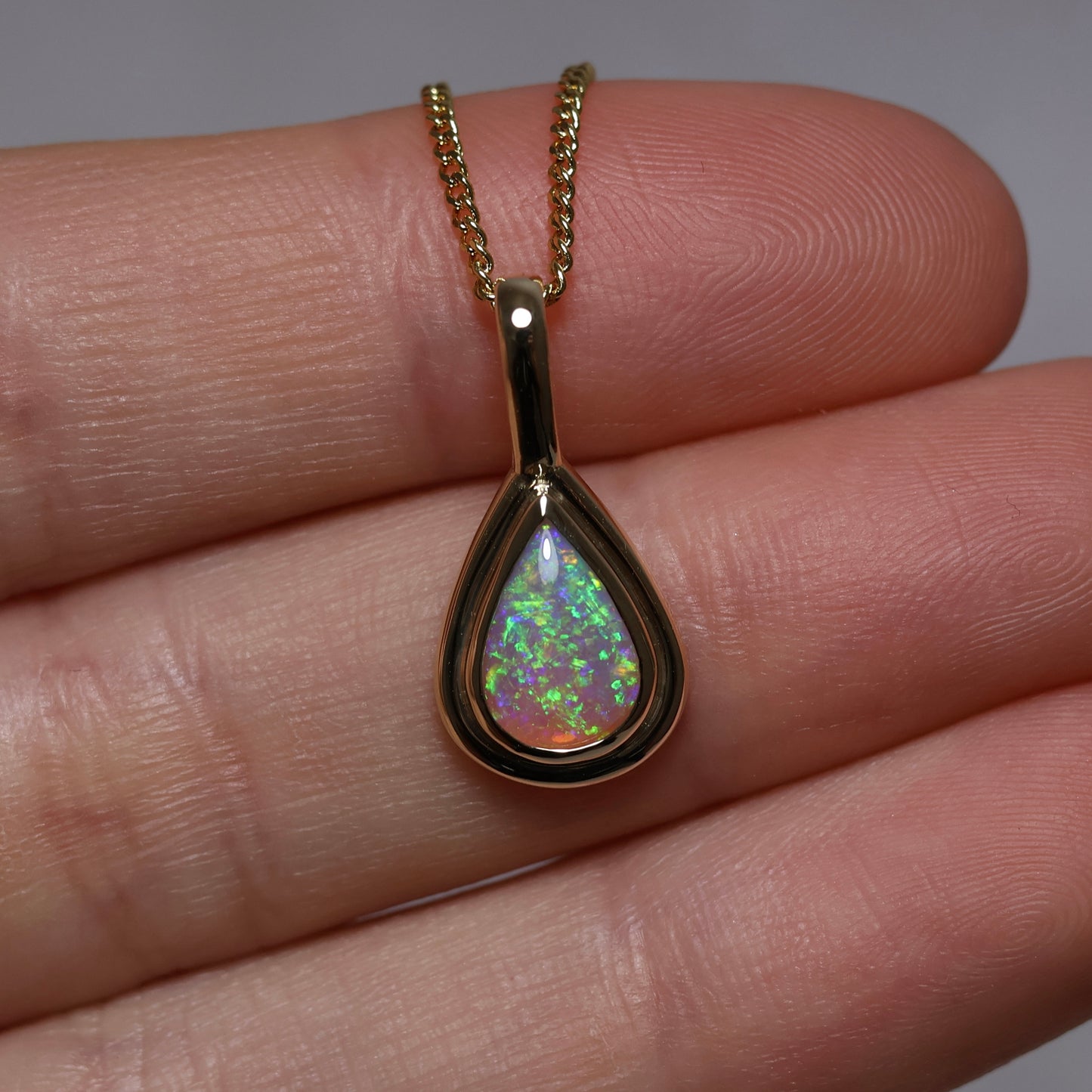 Crystal Opal Pendant - 9k Yellow Gold