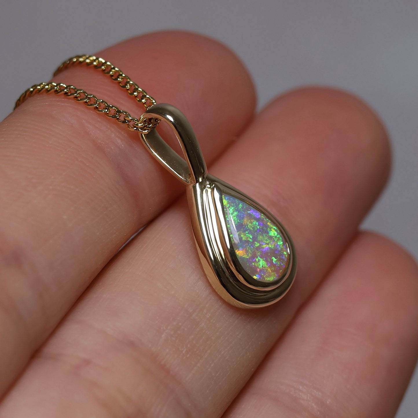 Crystal Opal Pendant - 9k Yellow Gold