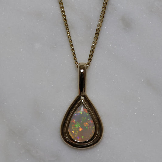 Crystal Opal Pendant - 9K Yellow Gold