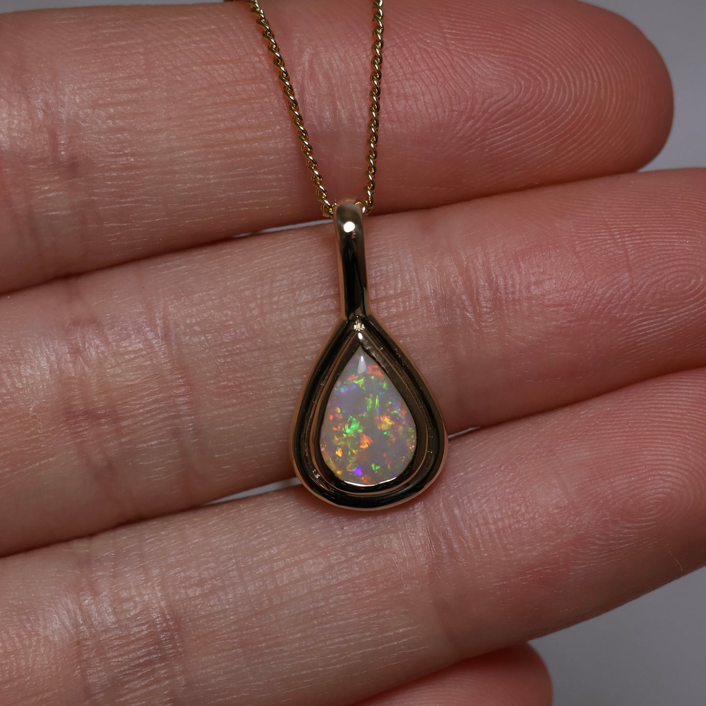Crystal Opal Pendant - 9K Yellow Gold