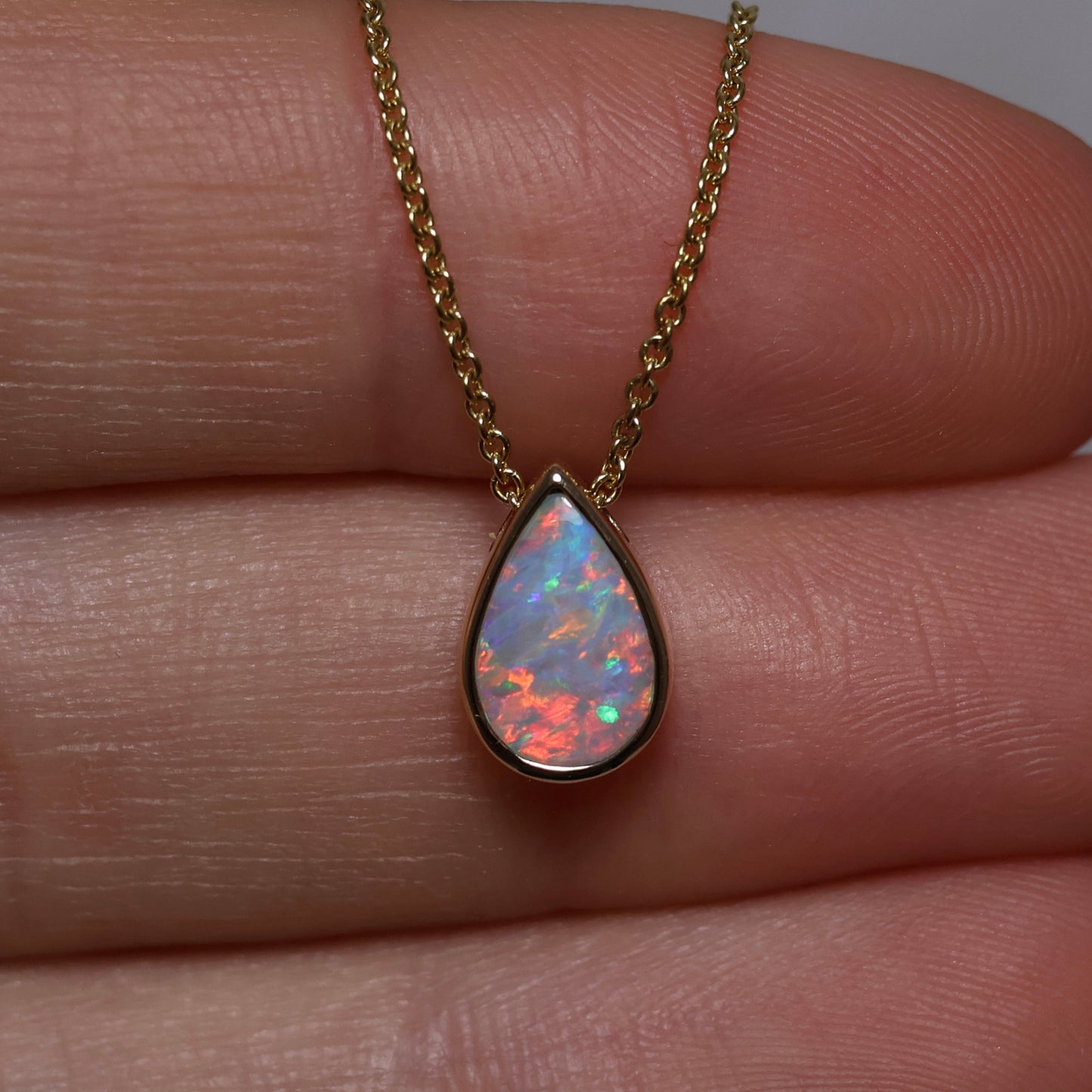 Crystal Opal Pendant - 9K Yellow Gold