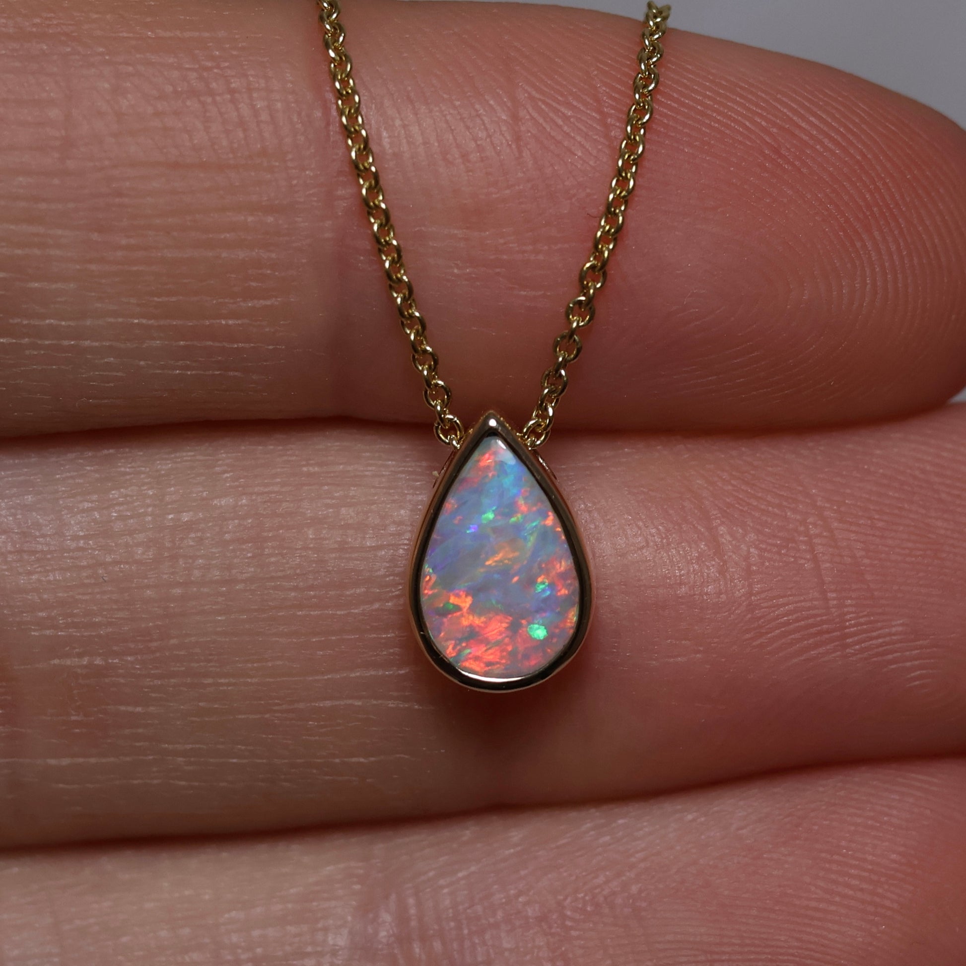 Crystal Opal Pendant - 9K Yellow Gold