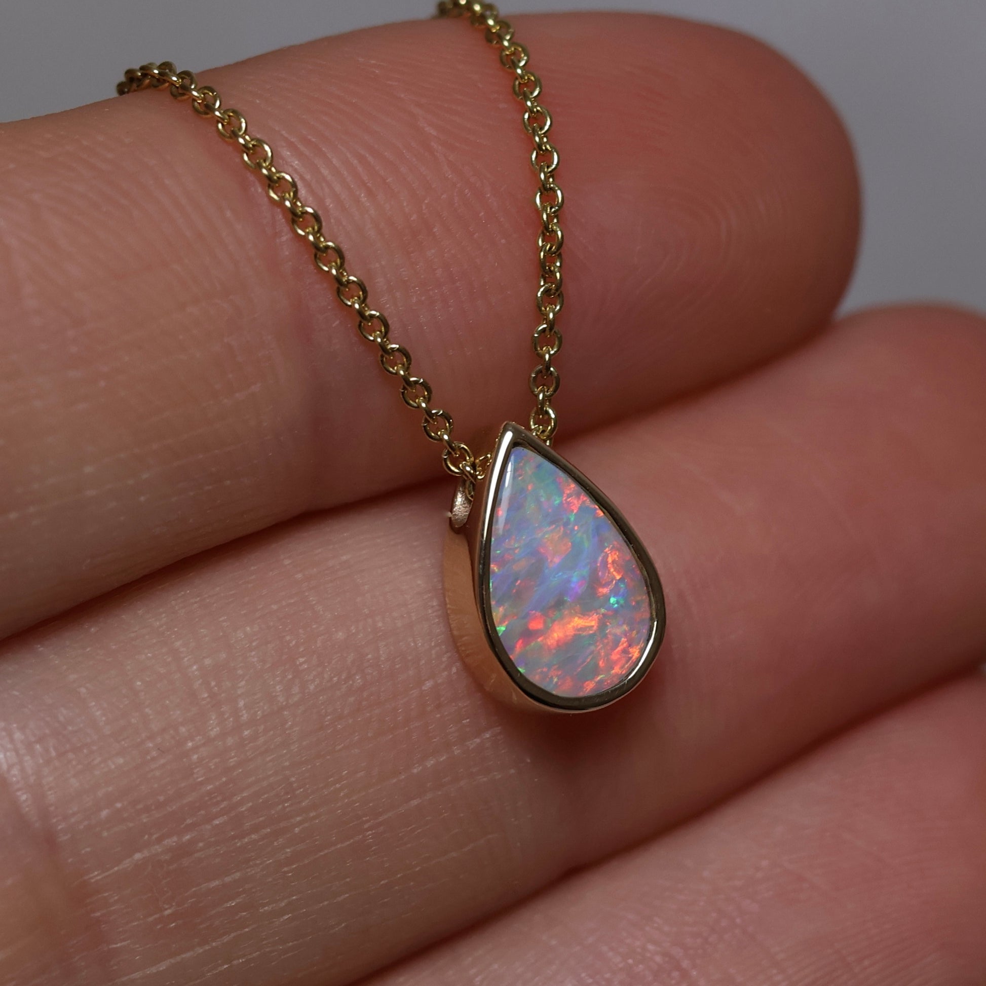 Crystal Opal Pendant - 9K Yellow Gold